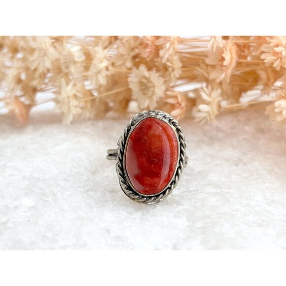 Spiney Oyster Stone Cabochon Silver Toned Adjustable Vintage Ring - sz 6.25 - Picture 7 of 9